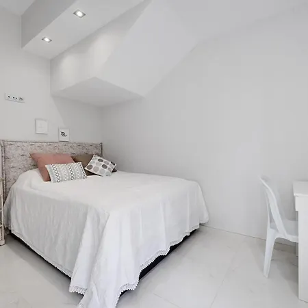 Villa Relaxing Hideaway With Sun, Pool, Beaches And More! *