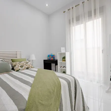 Relaxing Hideaway With Sun, Pool, Beaches And More! *